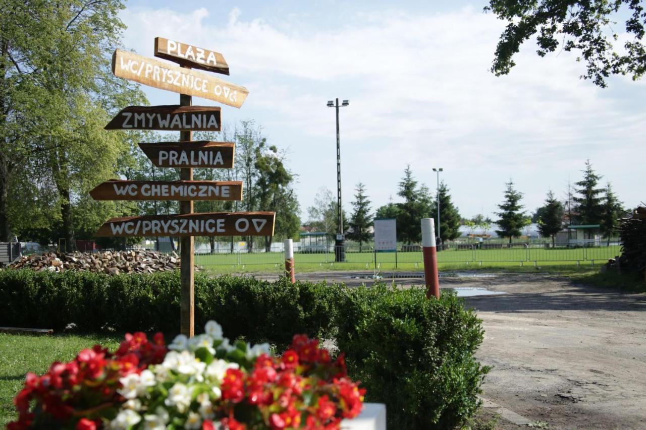 Camping Oaza Błonie Kórnik Domki Standard Plus - 3 pokoje Exterior foto