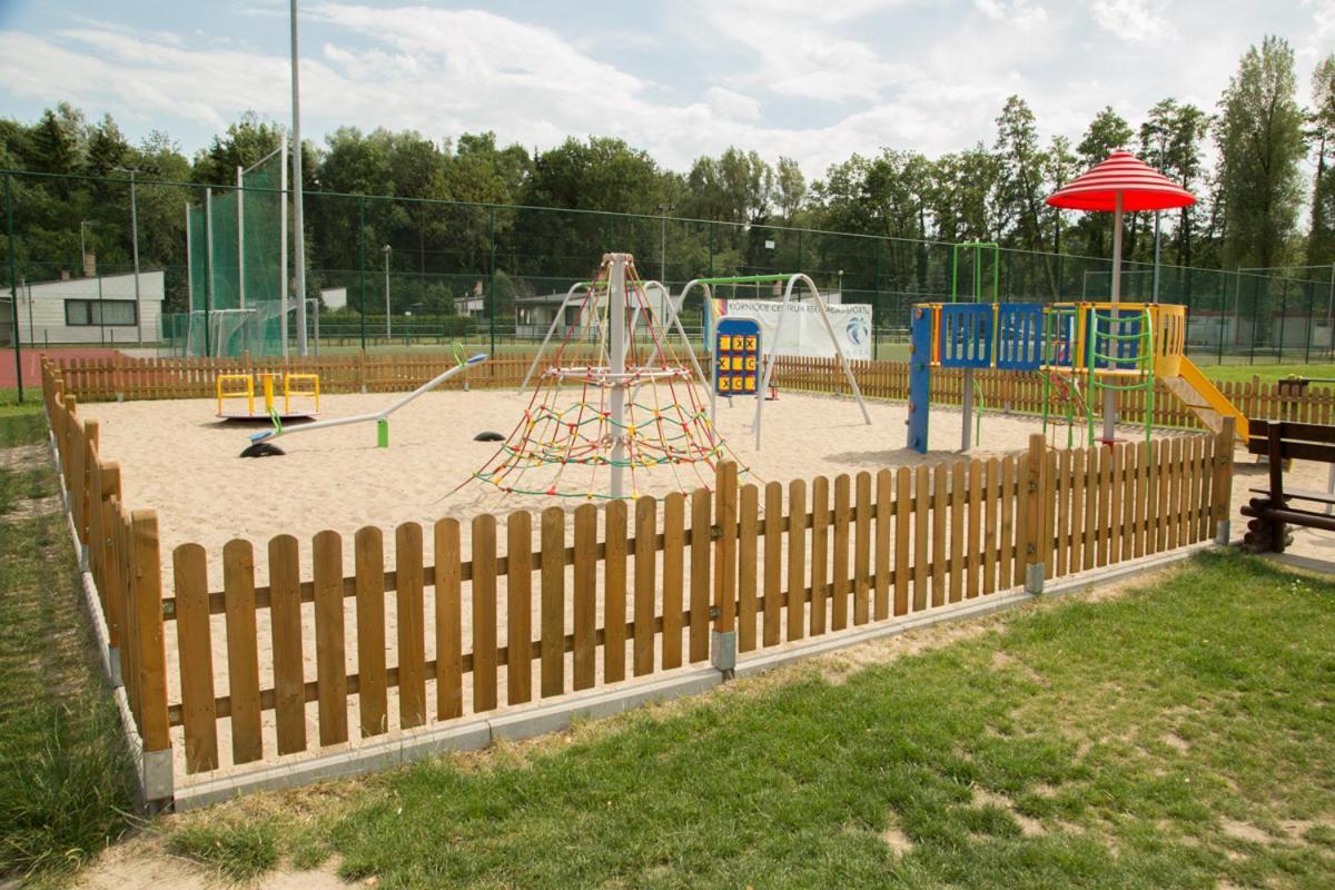 Camping Oaza Błonie Kórnik Domki Standard Plus - 3 pokoje Exterior foto